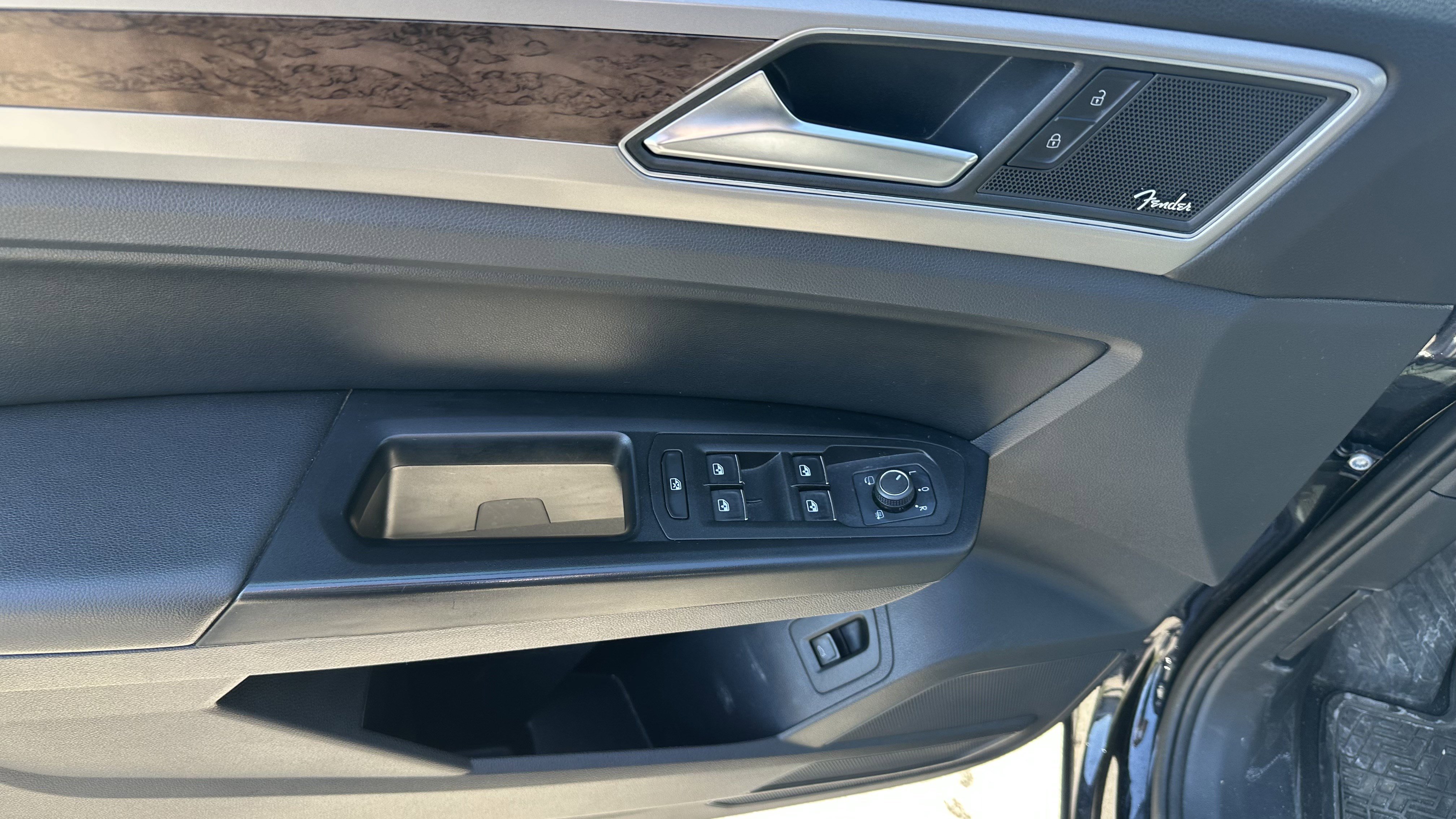 Used 2019 Volkswagen Atlas SEL Premium image 17