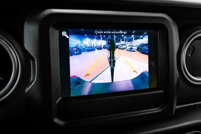Used 2021 Jeep Gladiator Rubicon w/ LED Lighting Group AWD/4WD image 25