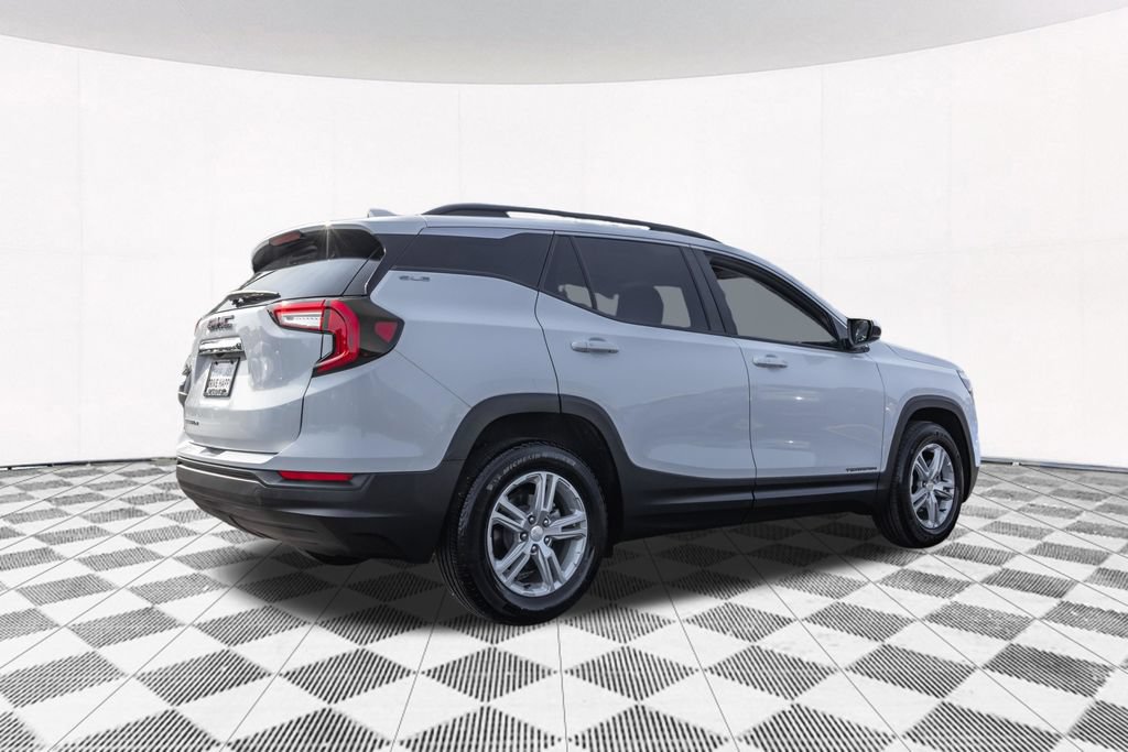 Used 2023 GMC Terrain SLE w/ Driver Convenience Package FWD image 10