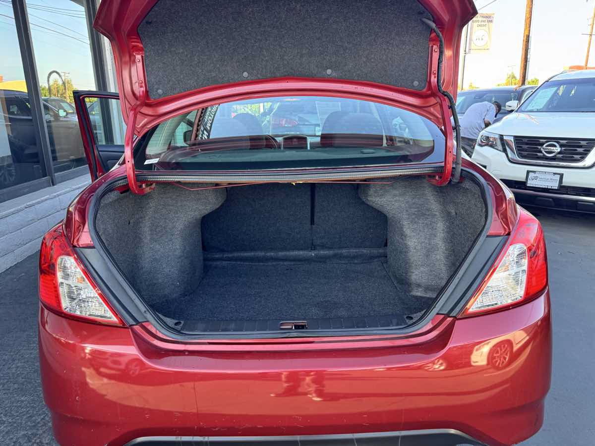 Used 2018 Nissan Versa SV FWD image 17