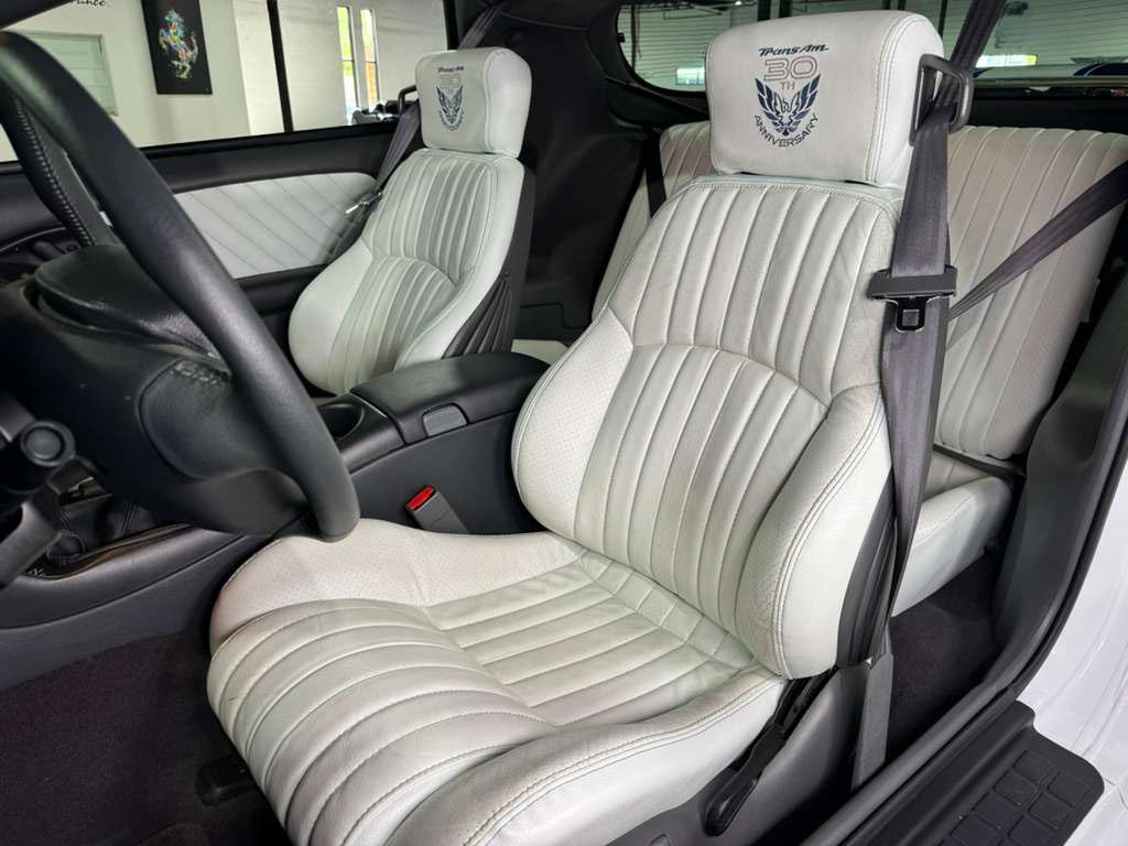 Used 1999 Pontiac Firebird Formula image 18