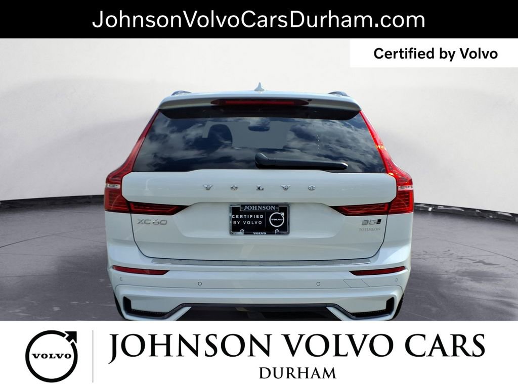 Certified 2023 Volvo XC60 B5 Ultimate w/ Climate Package image 5