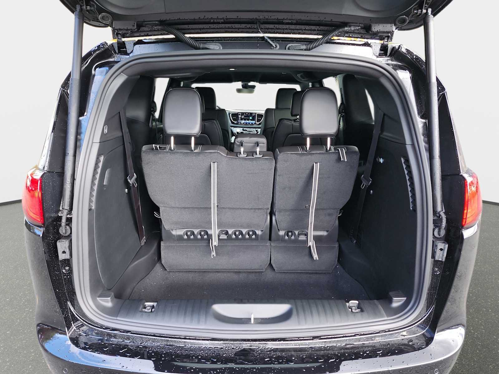 New 2027 Chrysler Pacifica LX FWD image 17
