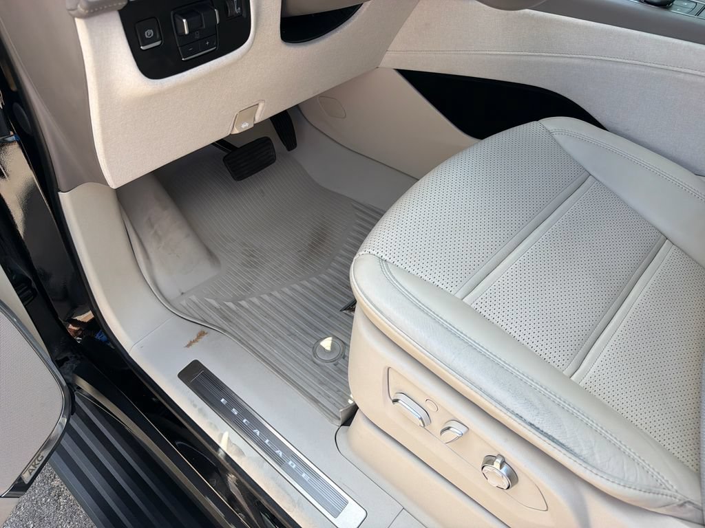 Used 2024 Cadillac Escalade Sport Platinum w/ LPO, Floor Liner Package AWD/4WD image 24