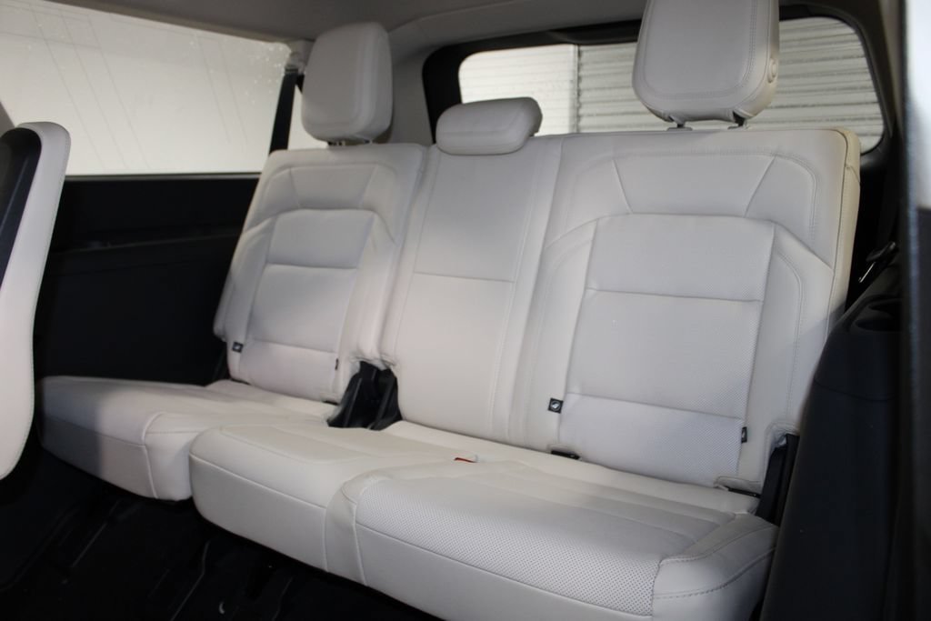 New 2027 Lincoln Navigator L Reserve RWD image 29