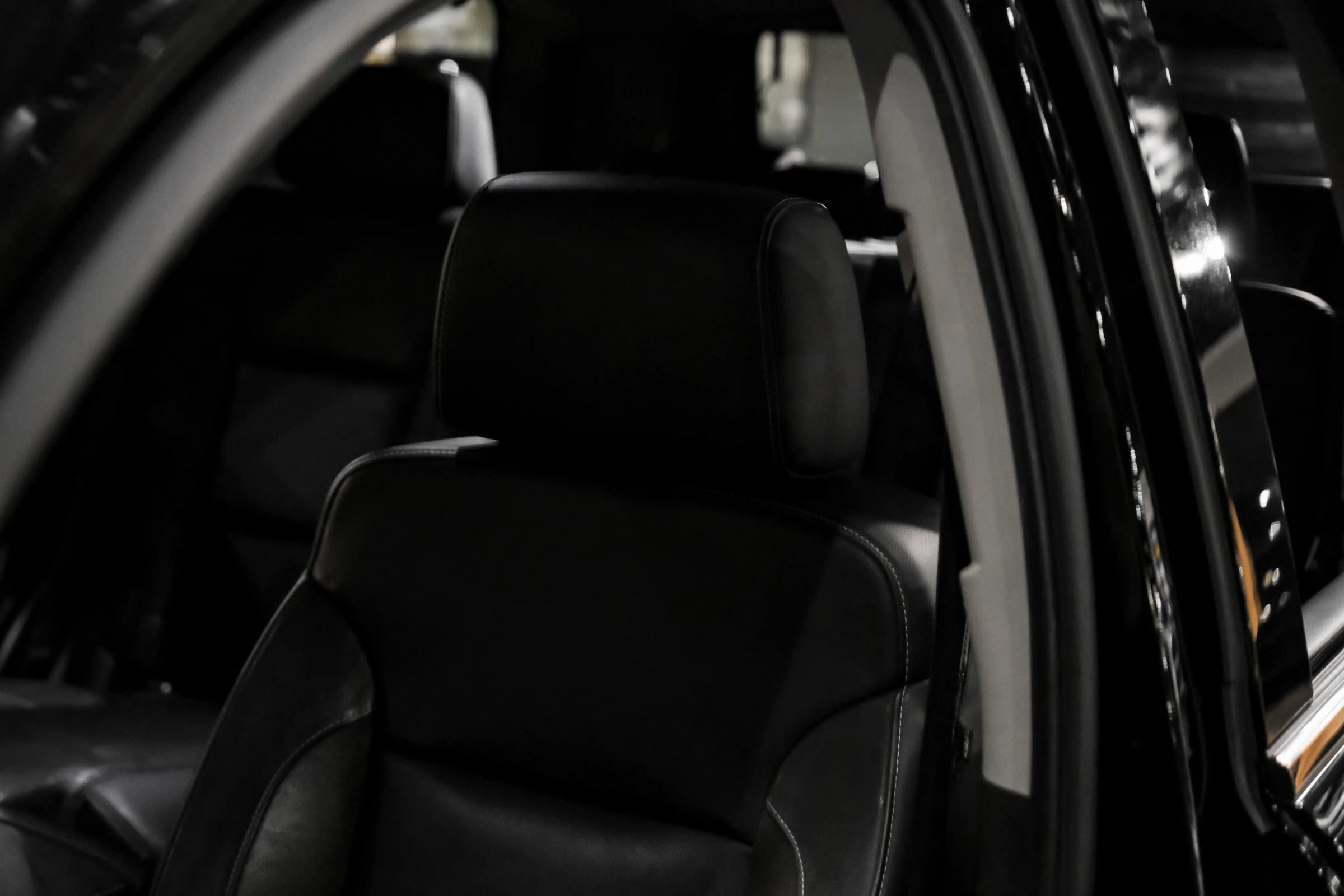 Used 2020 GMC Yukon SLT w/ Open Road Package AWD/4WD image 30