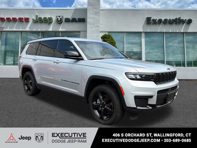 Used 2023 Jeep Grand Cherokee L Laredo AWD/4WD image 5