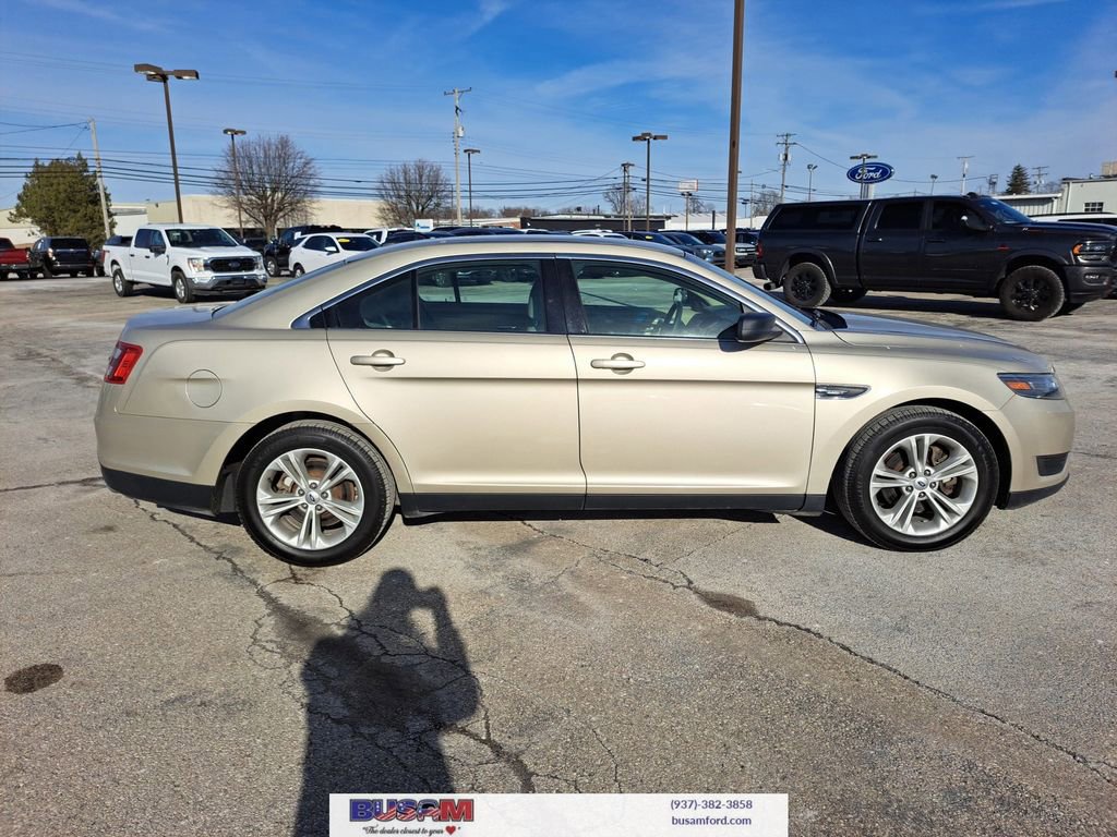 Used 2017 Ford Taurus SE FWD image 25