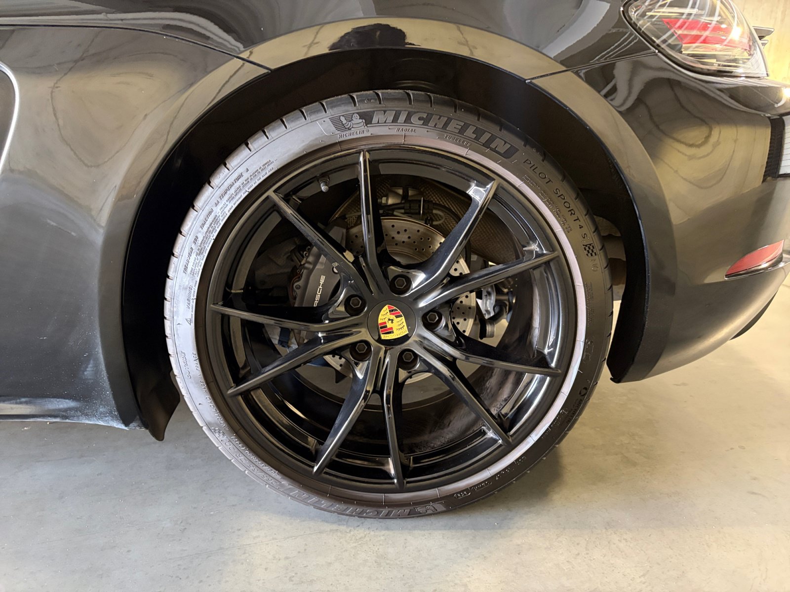Certified 2025 Porsche 718 Cayman RWD image 20