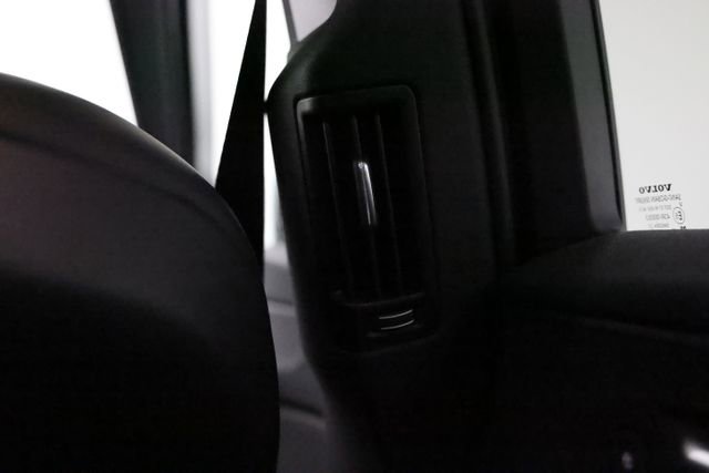 Used 2021 Volvo XC60 T5 R-Design w/ Advanced Package image 30