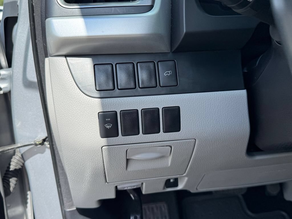 Used 2014 Toyota Highlander Plus w/ Preferred Accessory Package AWD/4WD image 18