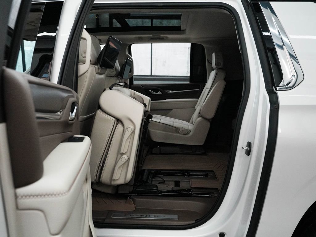 Used 2024 GMC Yukon XL Denali w/ Advanced Technology Package image 29