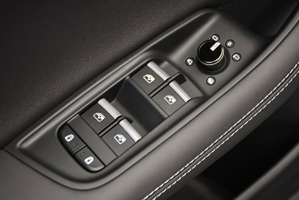 Used 2025 Audi Q8 Premium Plus image 34