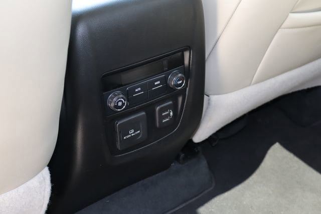 Used 2022 Buick Enclave Essence w/ Experience Buick Package FWD image 21