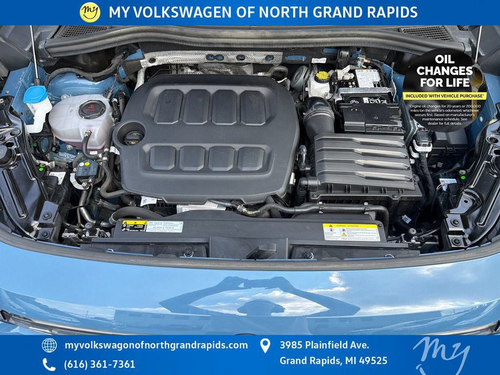 Used 2025 Volkswagen Tiguan SE R-Line AWD/4WD image 29