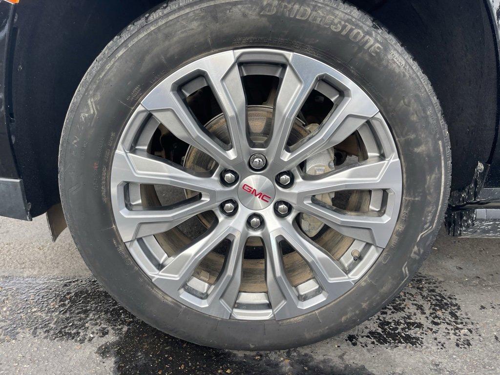 Used 2023 GMC Yukon Denali w/ Denali Reserve Package image 12