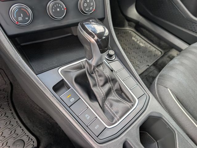 Used 2024 Volkswagen Jetta Sport FWD image 20