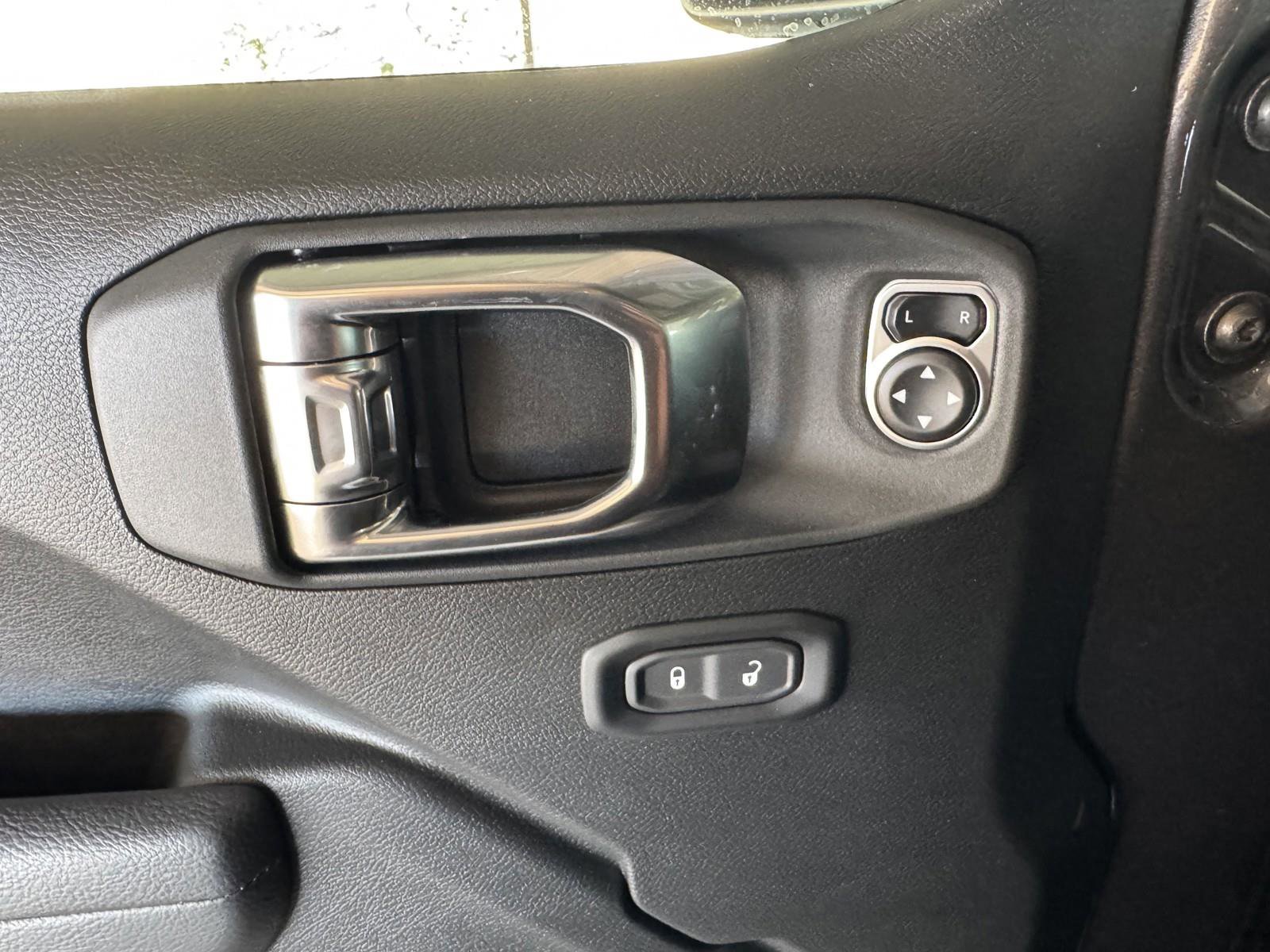 New 2026 Jeep Gladiator Sport image 21