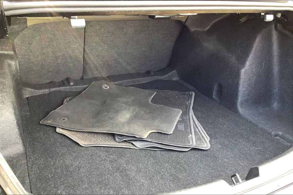 Used 2022 Chevrolet Malibu LS image 31