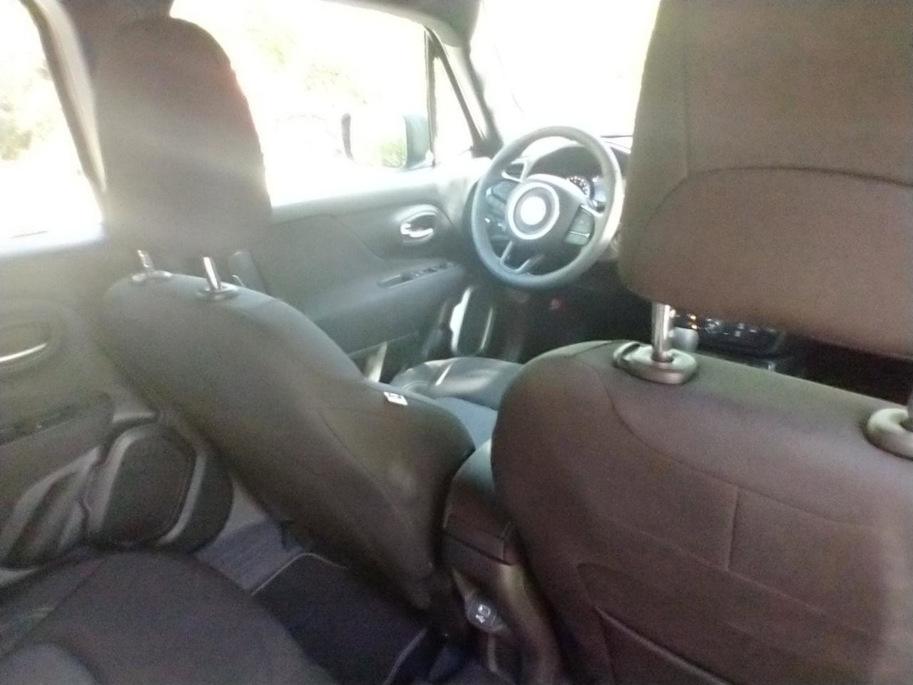 Used 2021 Jeep Renegade Latitude FWD image 12