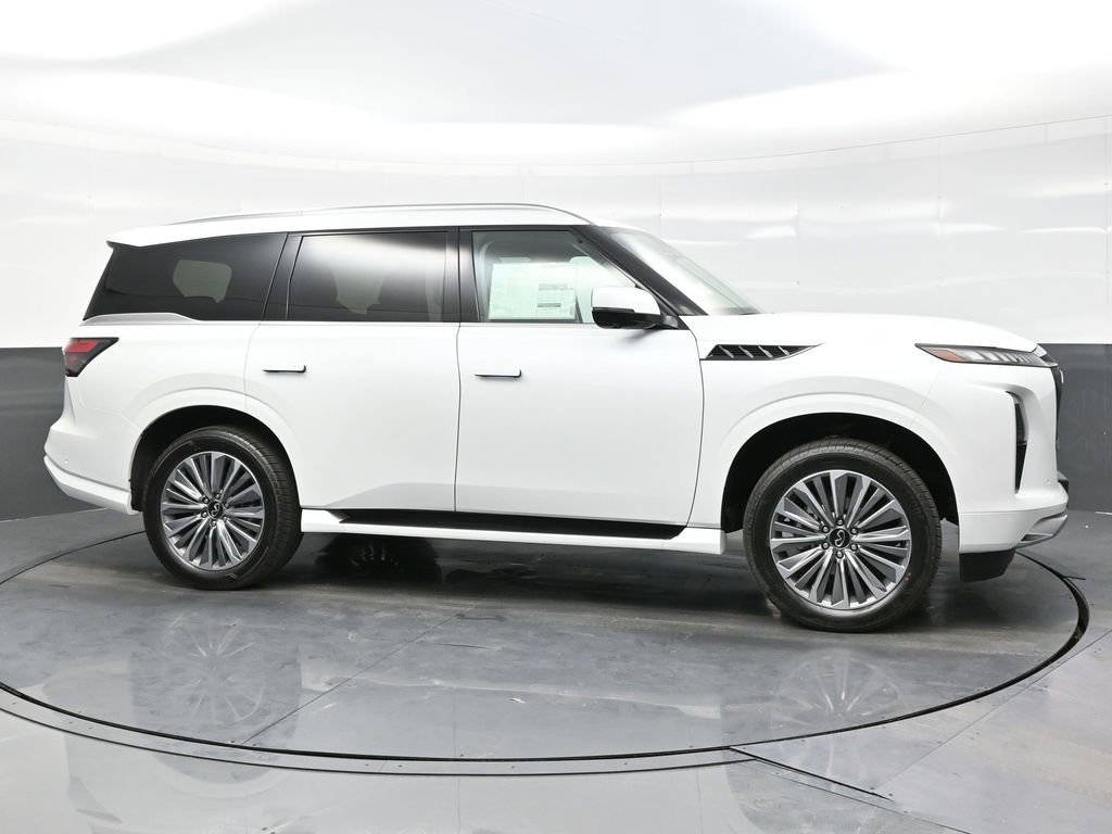 Used 2025 INFINITI QX80 Sensory image 8