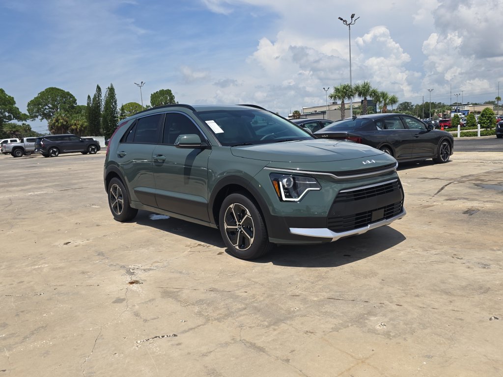 New 2026 Kia Niro EX FWD image 2