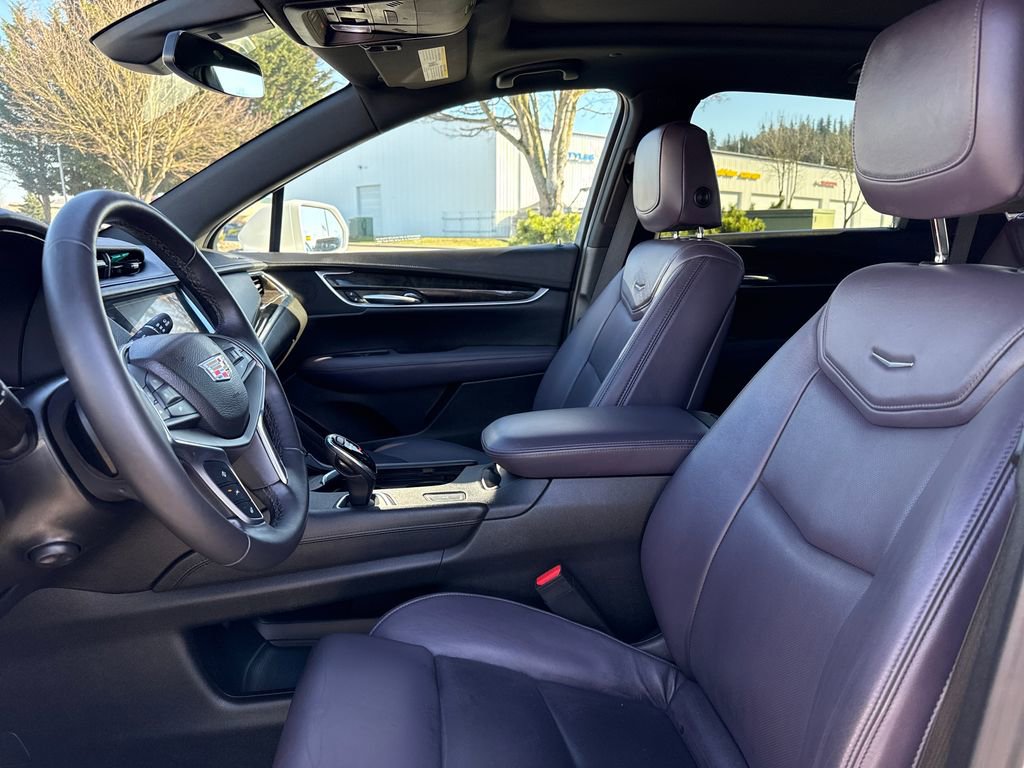 Used 2017 Cadillac XT5 Luxury image 16