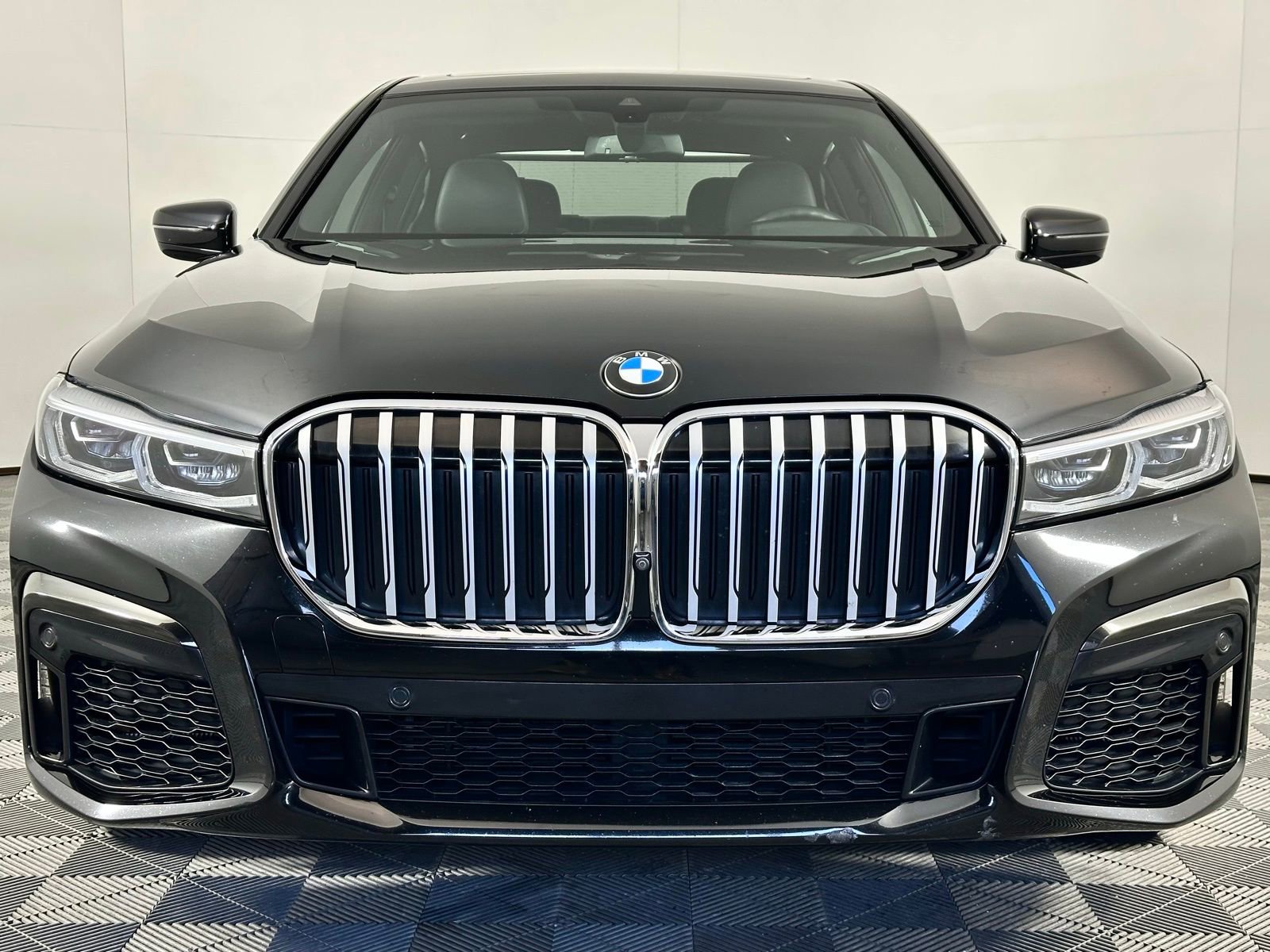 Used 2021 BMW 750i xDrive w/ Luxury Rear Seating Package image 22