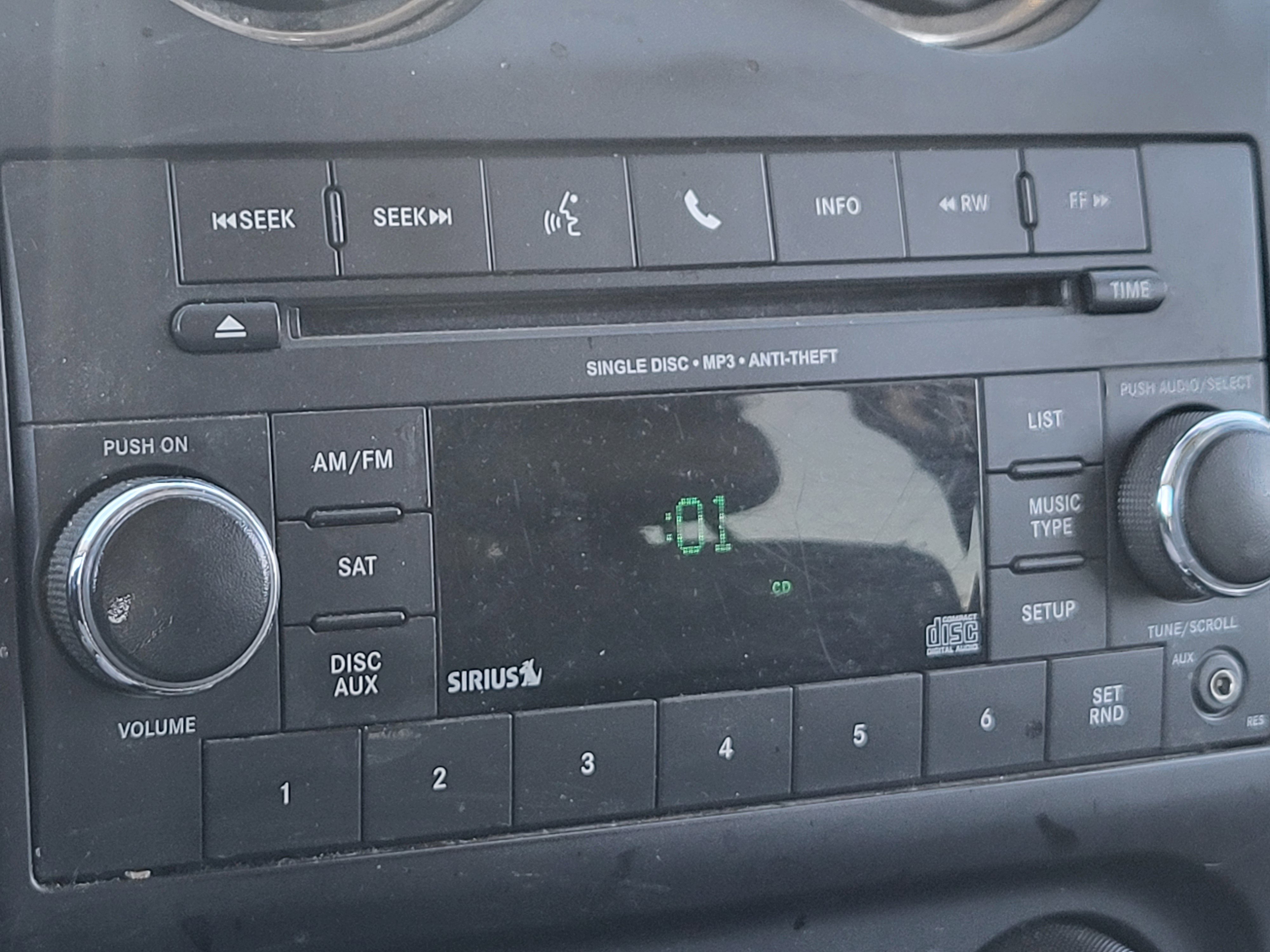 Used 2016 Jeep Compass Latitude image 17