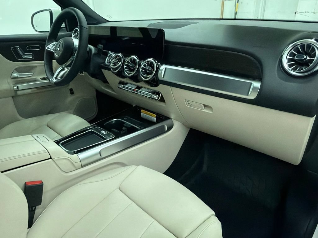 New 2026 Mercedes-Benz GLB 250 image 27