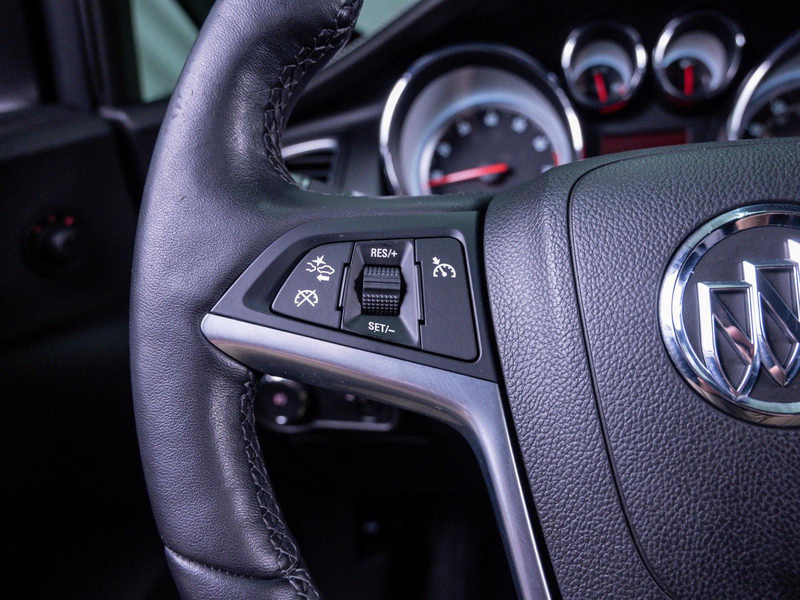 Used 2018 Buick Cascada Premium image 21