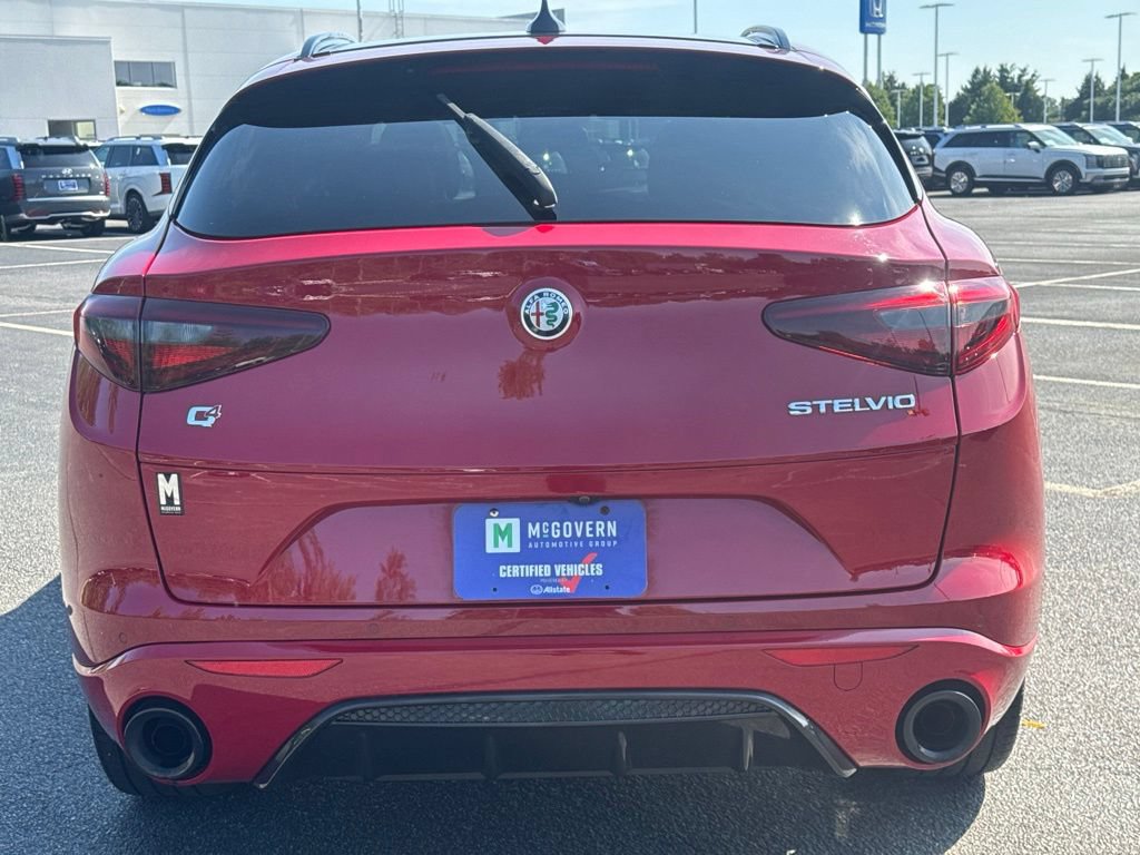 Used 2023 Alfa Romeo Stelvio Veloce AWD/4WD image 8