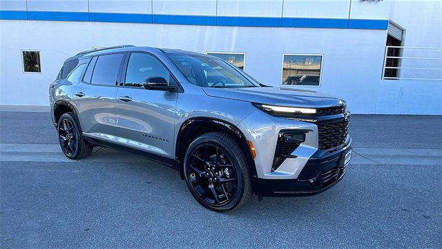 Used 2025 Chevrolet Traverse RS image 35