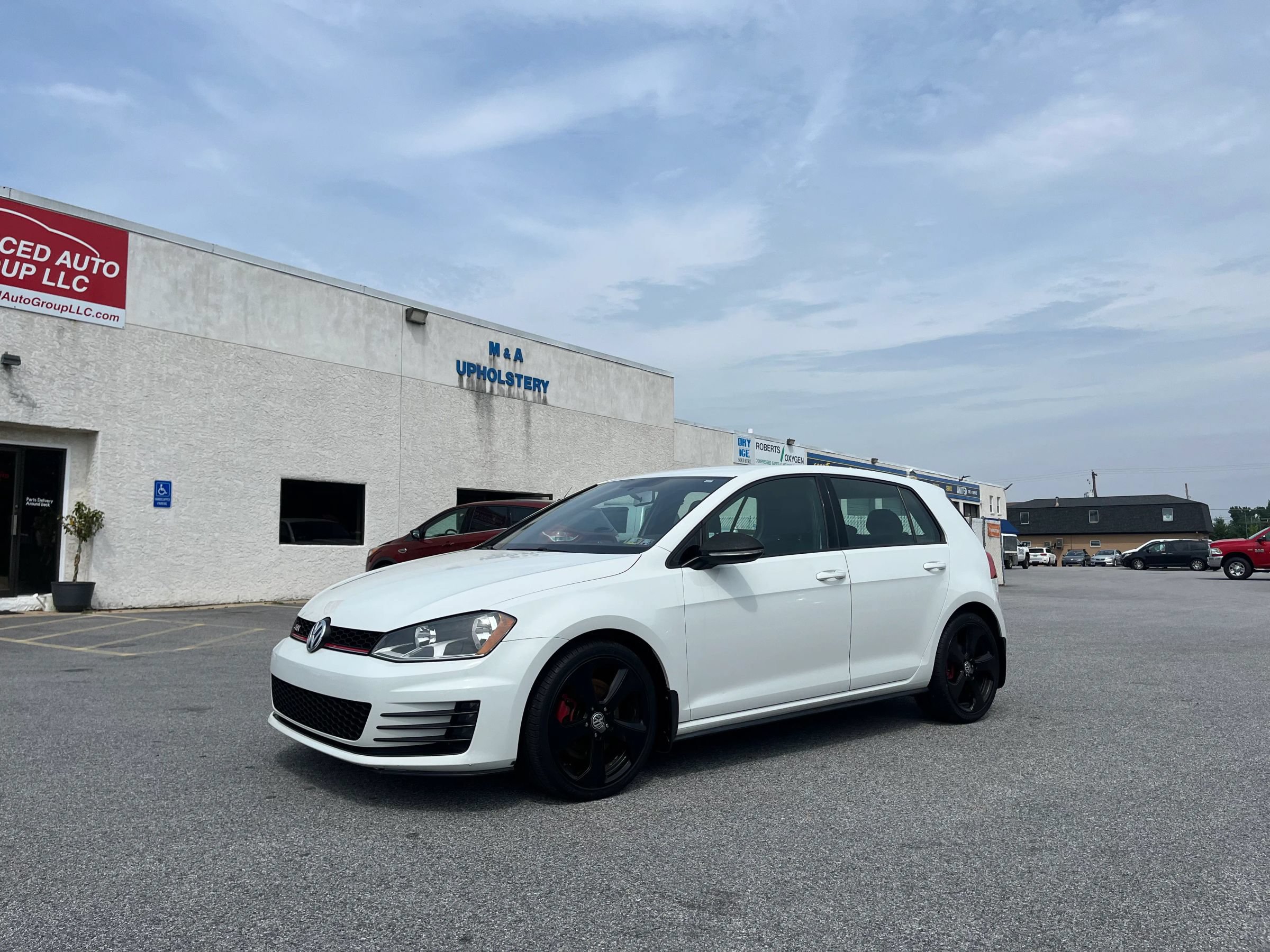 Used 2016 Volkswagen GTI S FWD image 5