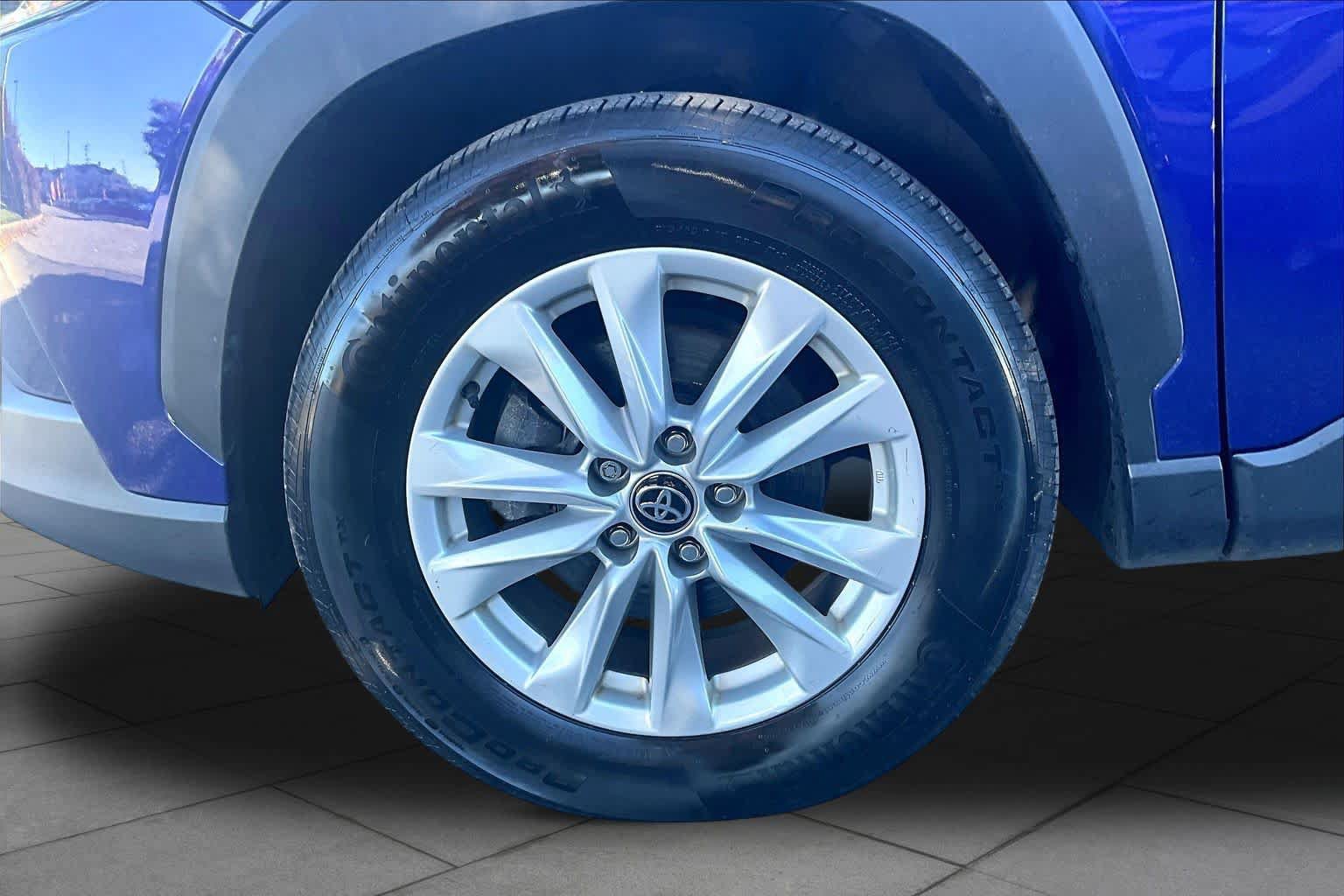Used 2024 Toyota Corolla Cross LE AWD/4WD image 10