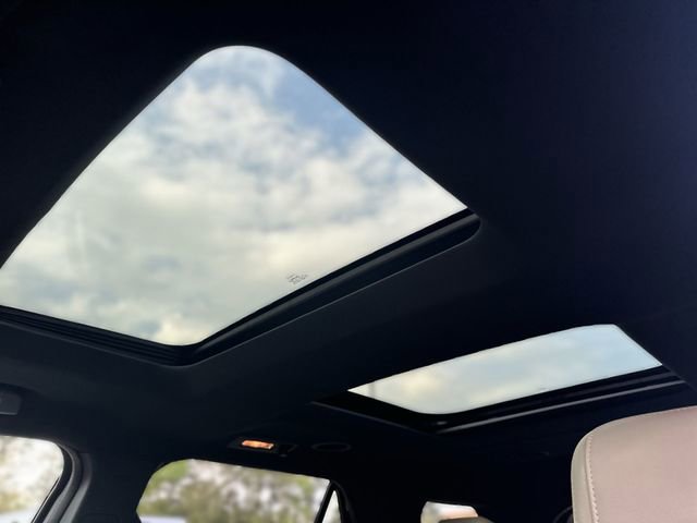 Used 2018 Ford Explorer XLT w/ Equipment Group 202A image 23