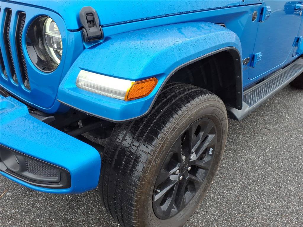 Used 2022 Jeep Wrangler Unlimited Sahara AWD/4WD image 9