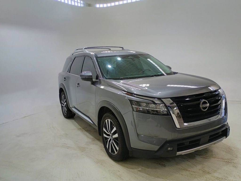 Used 2023 Nissan Pathfinder Platinum image 1
