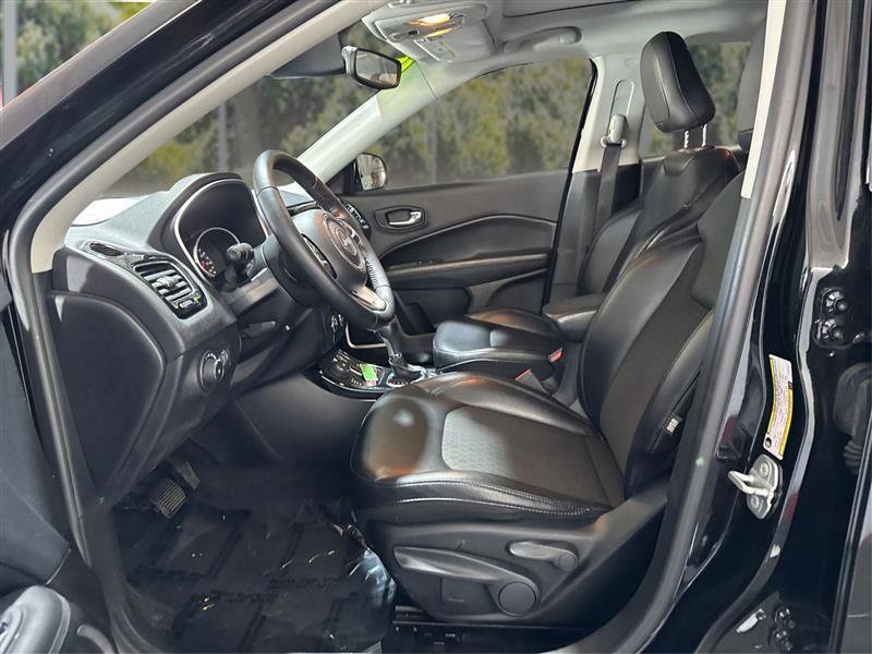 Used 2018 Jeep Compass Latitude image 9