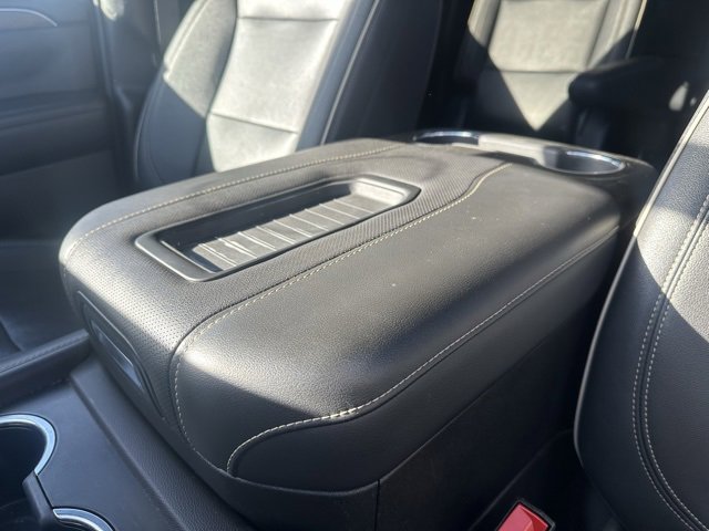 Used 2023 Chevrolet Suburban Premier image 13