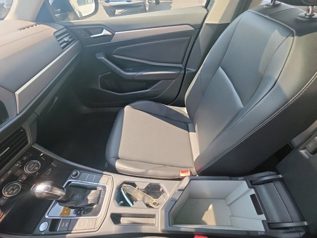 Used 2019 Volkswagen Jetta SE FWD image 23