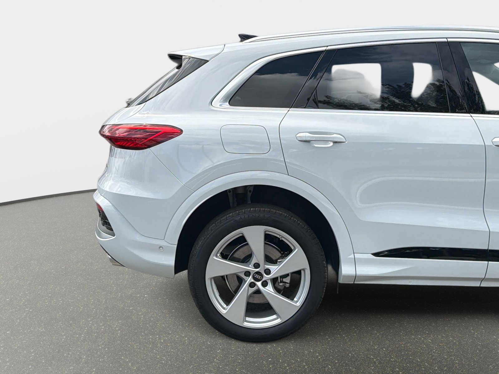Used 2025 Audi Q5 Premium Plus AWD/4WD image 18