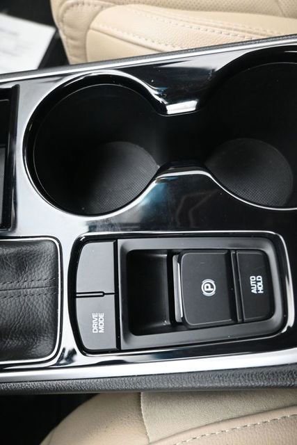 Used 2018 Hyundai Sonata Limited image 18