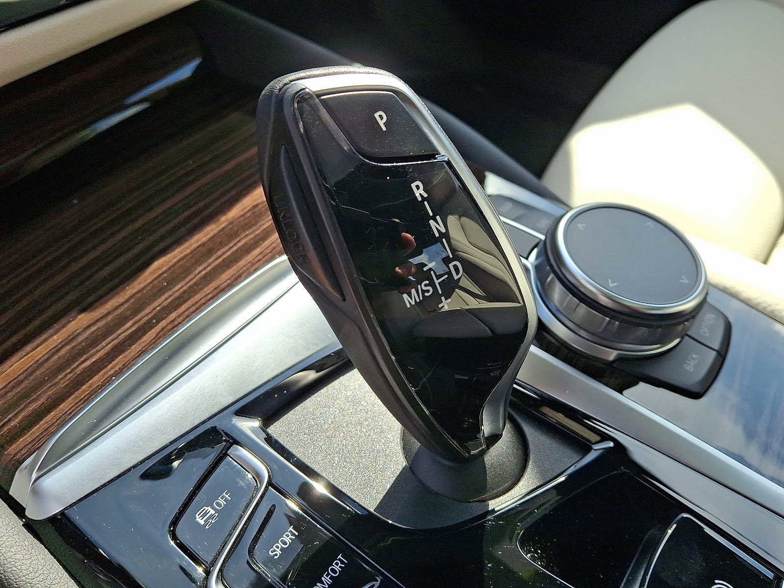 Certified 2023 BMW 530i xDrive w/ Premium Package image 16