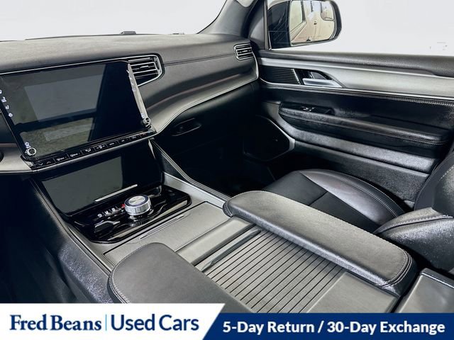 Used 2025 Jeep Wagoneer Series II w/ Premium Group I image 27