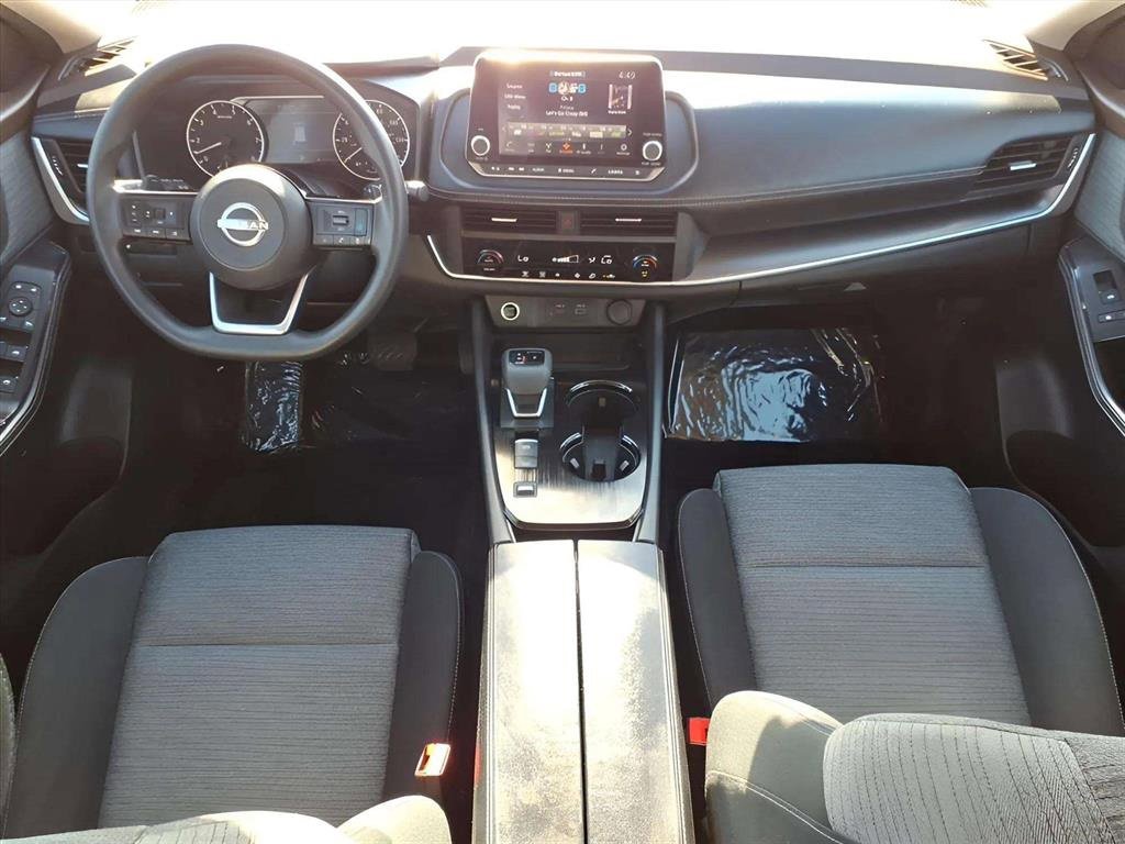 Used 2023 Nissan Rogue SV image 12