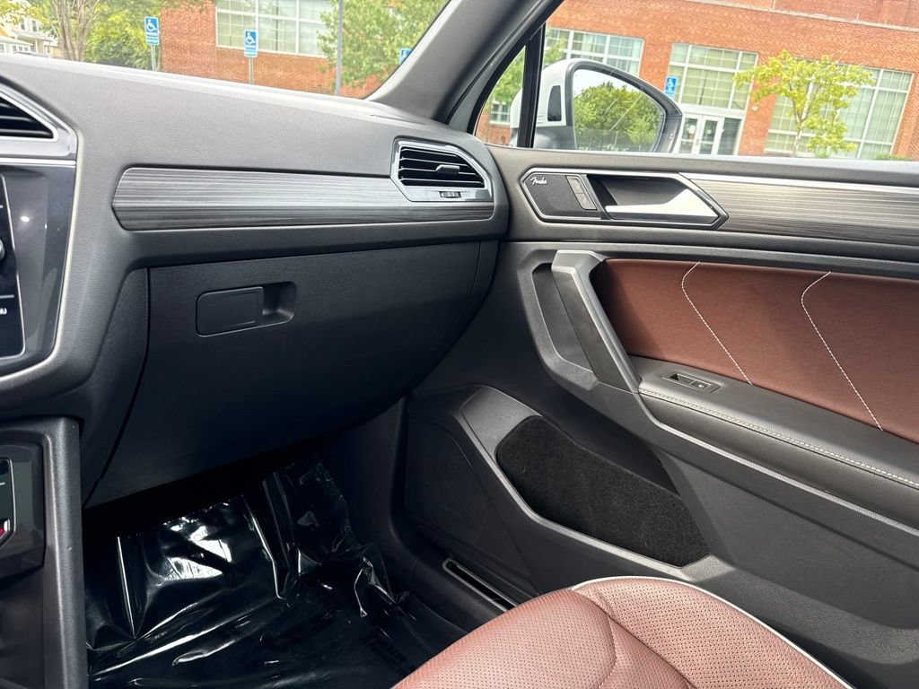 Used 2024 Volkswagen Tiguan SEL R-Line AWD/4WD image 23