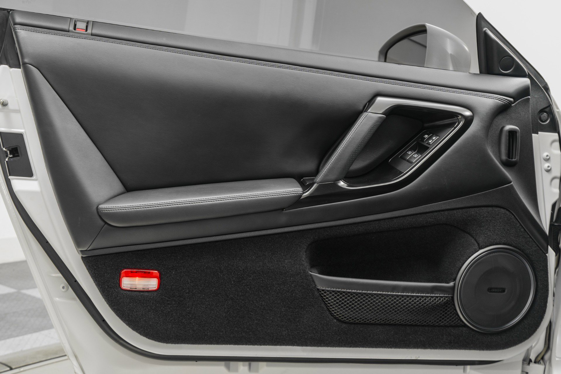 Used 2020 Nissan GT-R Premium image 41