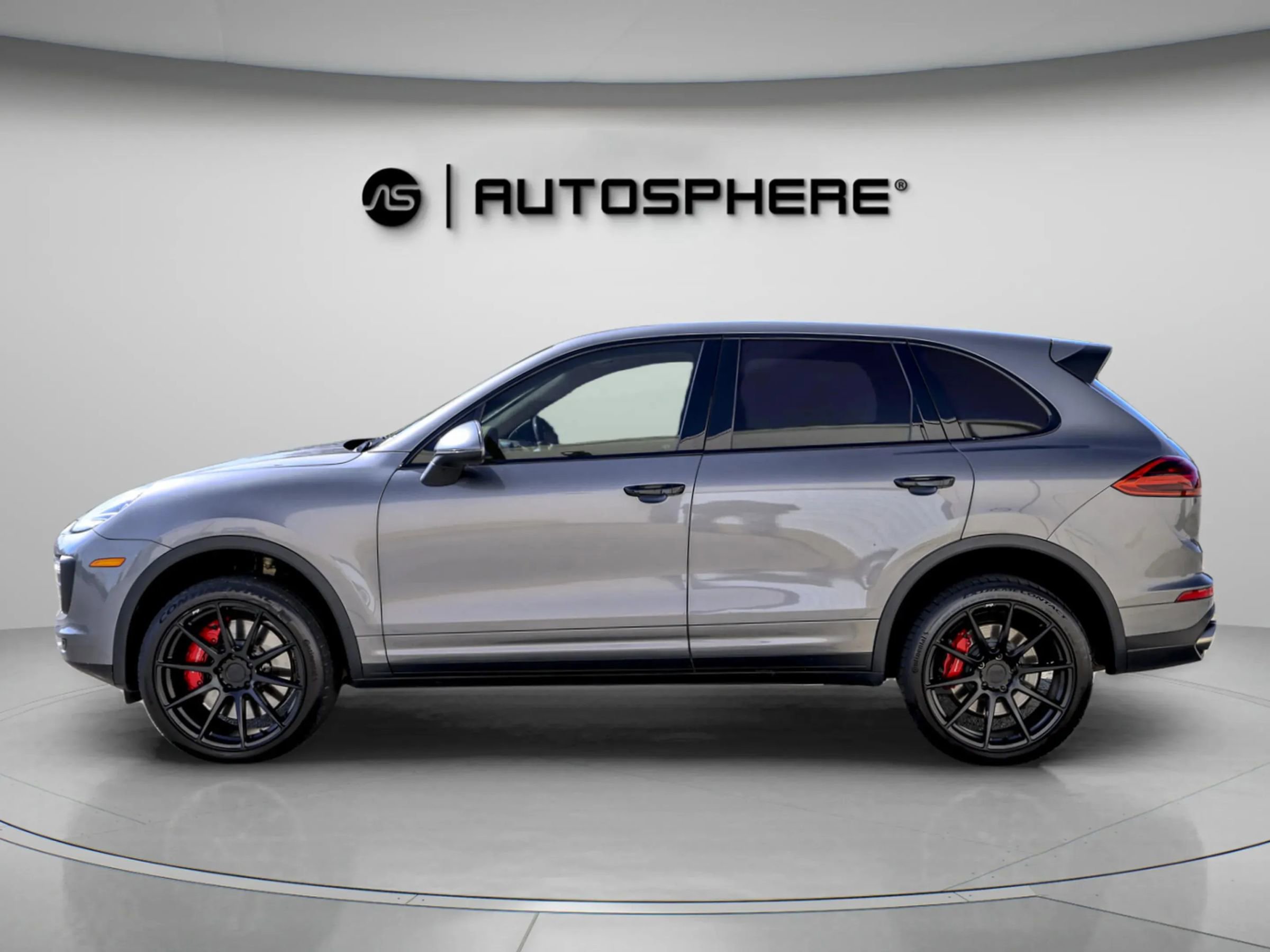 Used 2016 Porsche Cayenne Turbo AWD/4WD image 5
