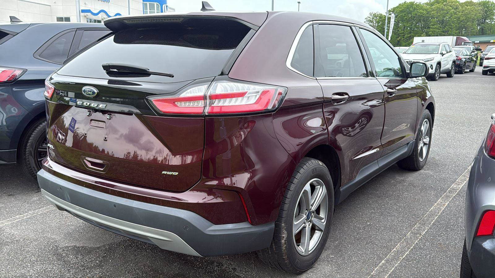 Used 2022 Ford Edge SEL w/ Convenience Package AWD/4WD image 2